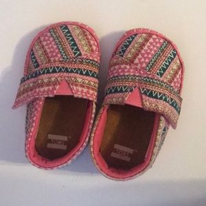 Baby soft toms